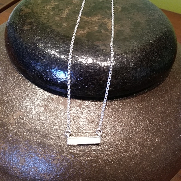 silver tone iridescent pendant necklace - Picture 4 of 5